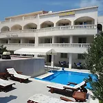 Daniela Hotel