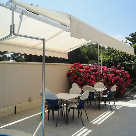 Daniela Hotel 3*