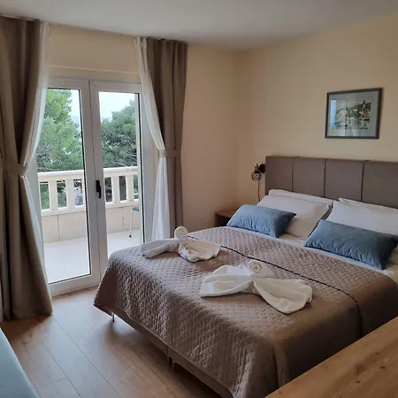 Hotel Daniela 3*