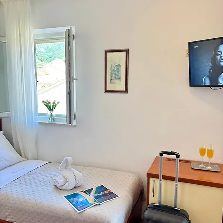 Otel Daniela 3*